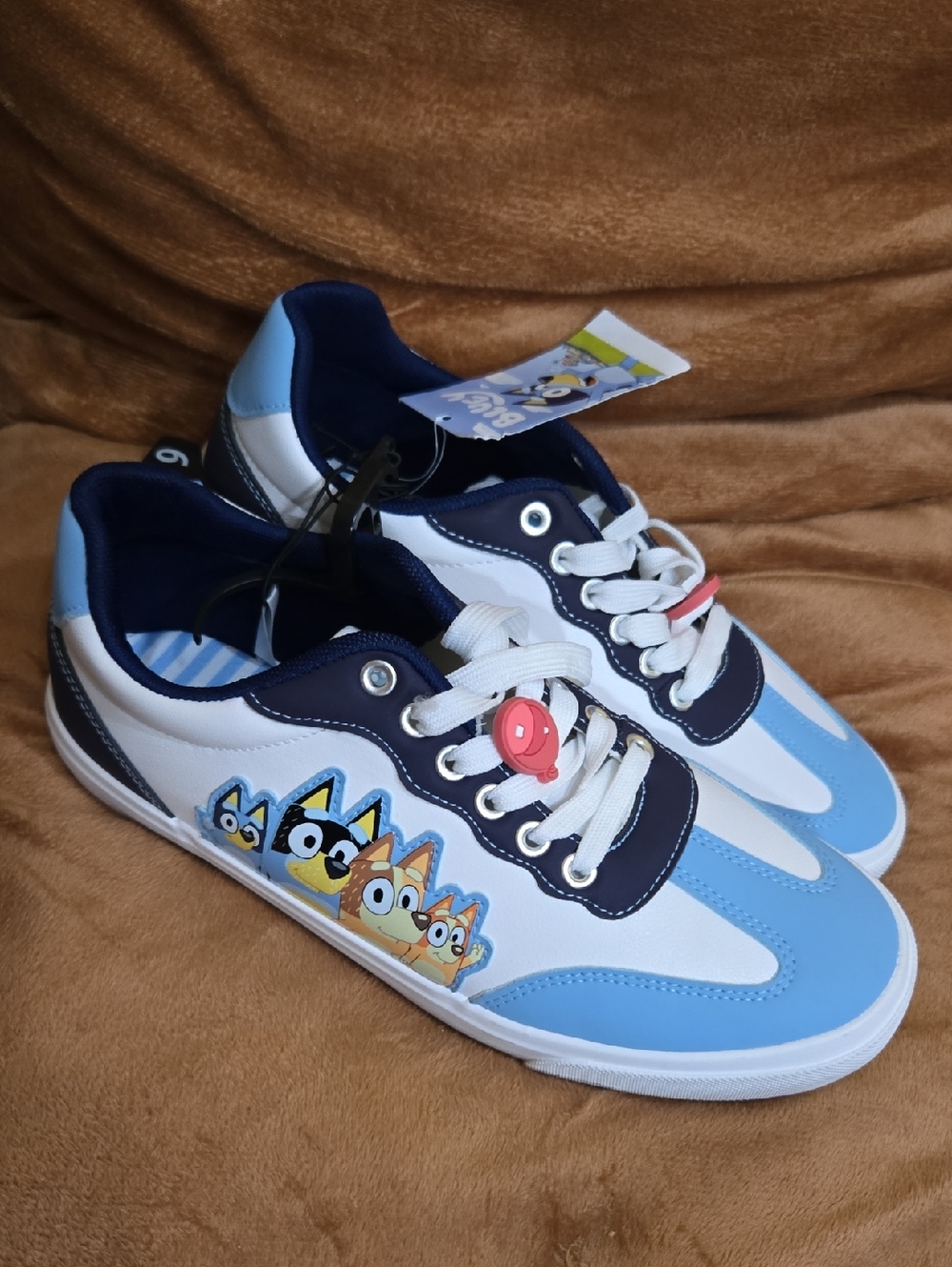 Bluey Womens Cartoon Character Sneakers Lace Up Comfort Blue White Low Top Sz 9
